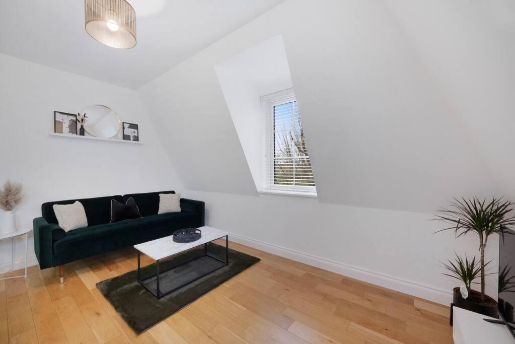 Roomy One Bed Loft Apartment Bishop's Stortford Exterior foto