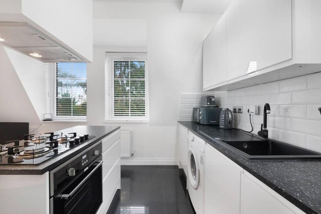 Roomy One Bed Loft Apartment Bishop's Stortford Exterior foto